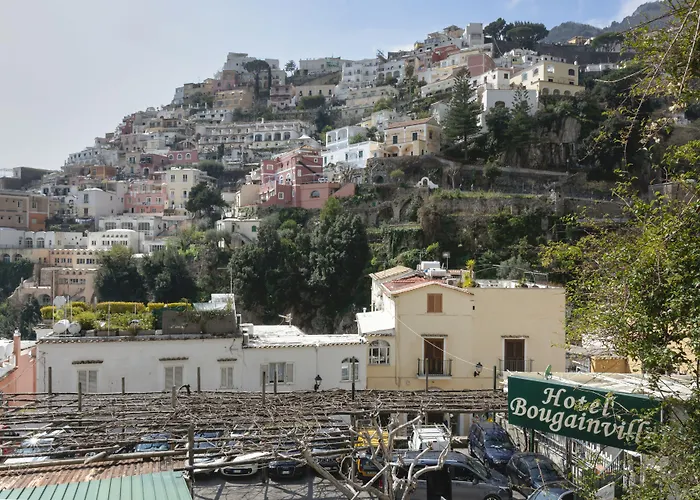 Hotel Bougainville