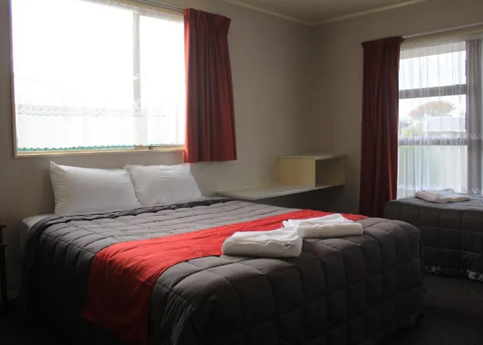 Coronation Court Motel