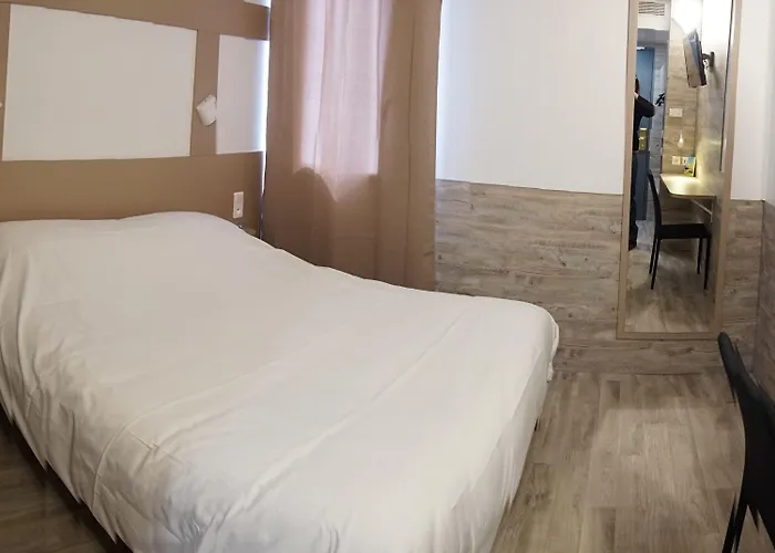 Logis Hotel Acotel Avignon Nord