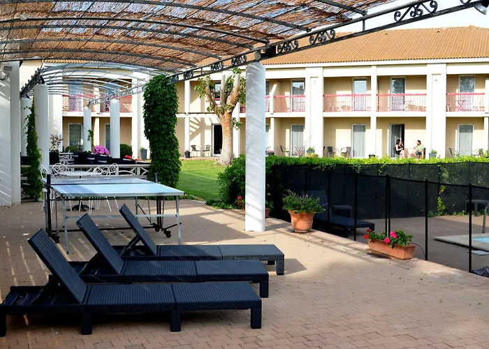 Hotel Le Mas Des Ponts D'Arles