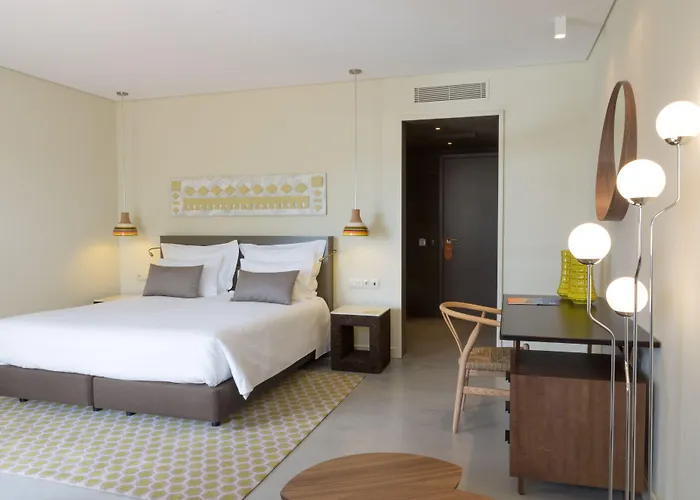 Ozadi Tavira Hotel