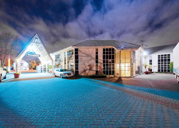 Pavilions Hotel