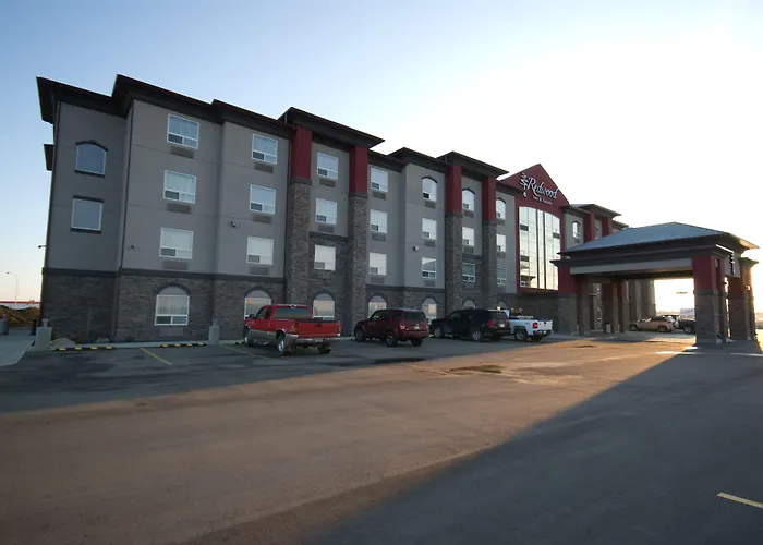 Redwood Inn & Suites