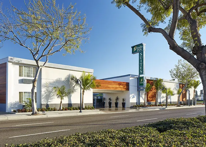Studio Inn & Suites At Promenade Downey