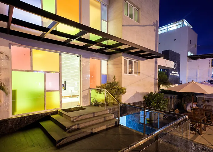 Malibu Plaza Hotel