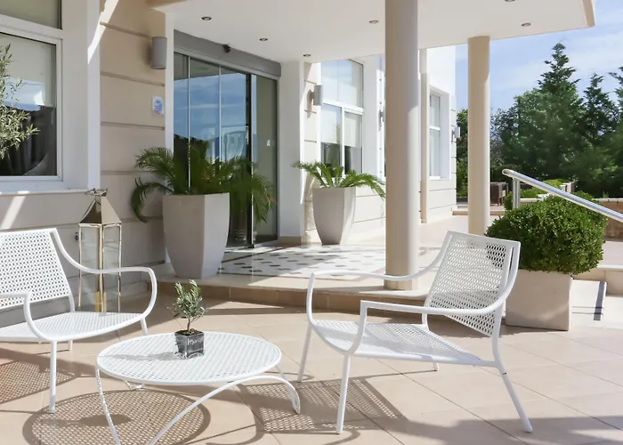 Chloe Luxury Hotel