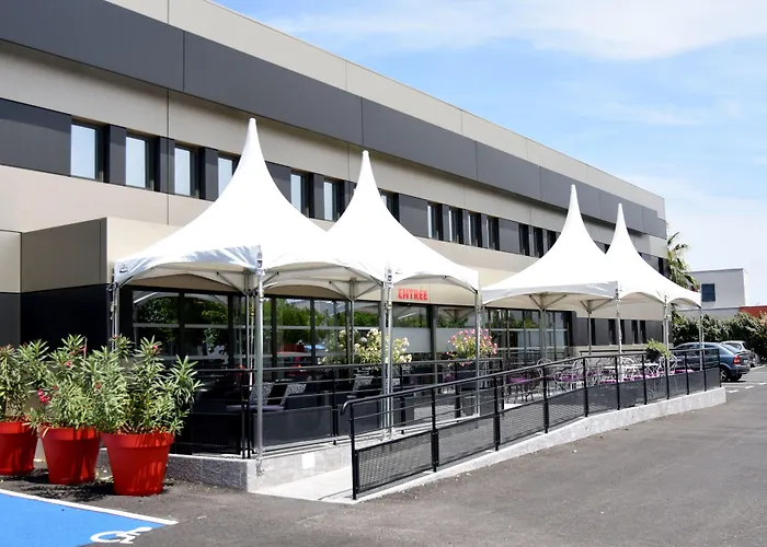 Brit Hotel Porte D'Espagne