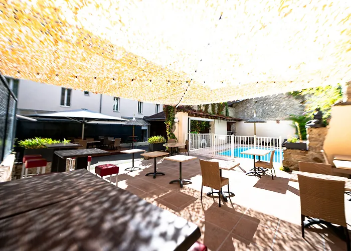 Brit Hotel Confort Auclair