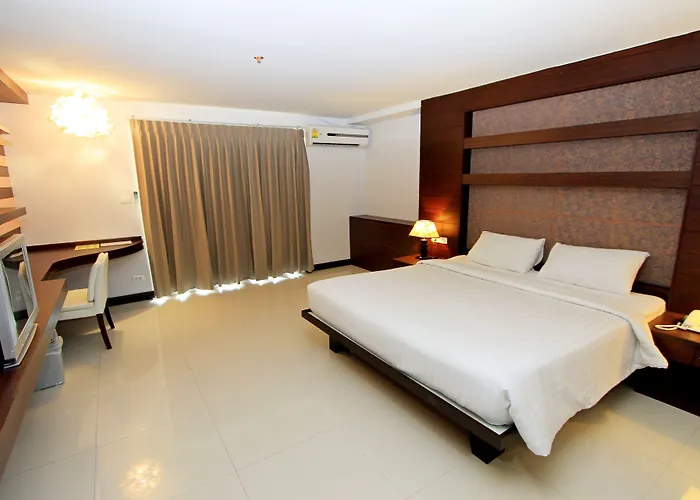 Convenient Grand Plus Hotel Suvarnabhumi
