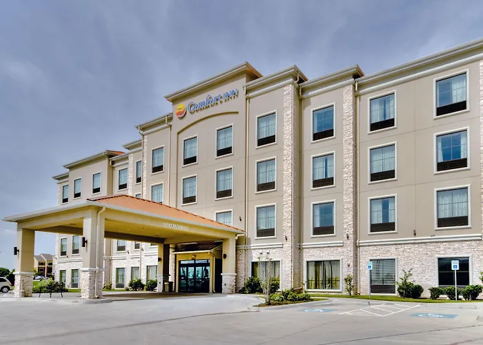 Comfort Inn & Suites Fort Worth - Fossil Creek