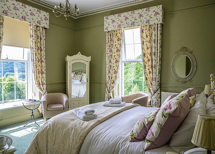 The Manor Hotel