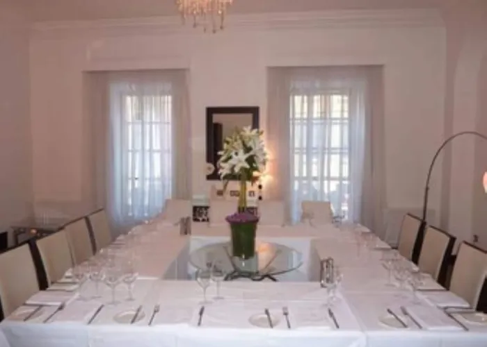 Zuni Restaurant & Boutique Hotel