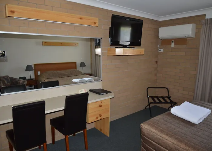Alexander Motor Inn