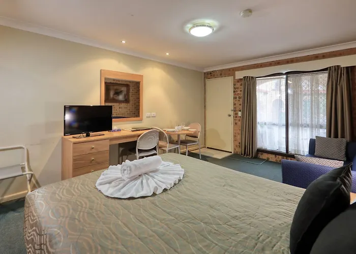 Forest Lodge Motor Inn & Restaurant
