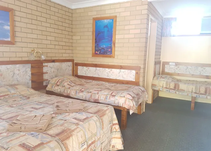 Lake Front Motel
