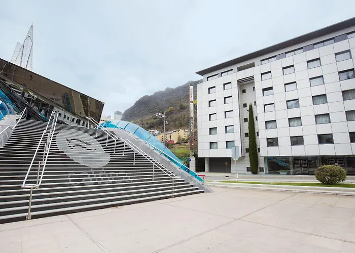 Yomo Mola Park