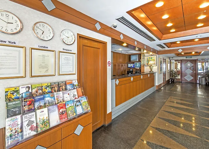 Hotel 81 Palace - NEWLY RENOVATED