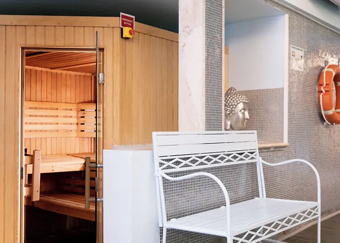 Plus Florence Hotel & Hostel