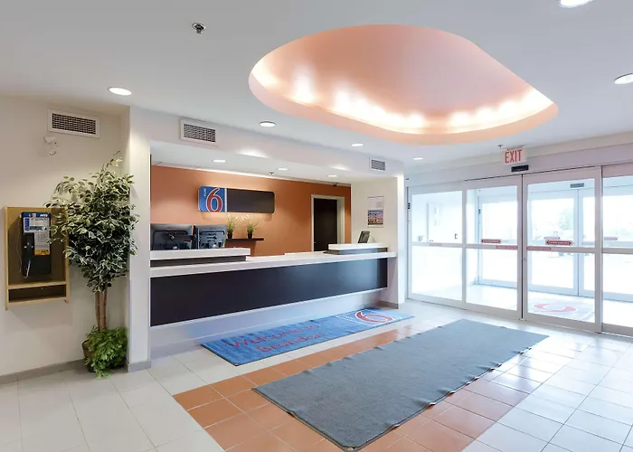 Motel 6-Brandon, Mb