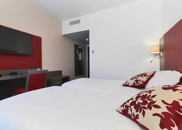 Kyriad Saint Quentin En Yvelines - Montigny