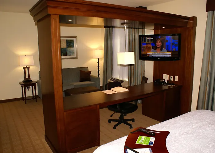 Hampton Inn & Suites Center