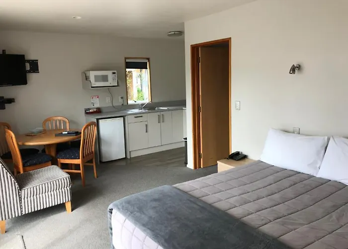 Jade Court Motel