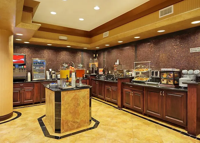 Best Western Plus Kc Speedway Inn & Suites