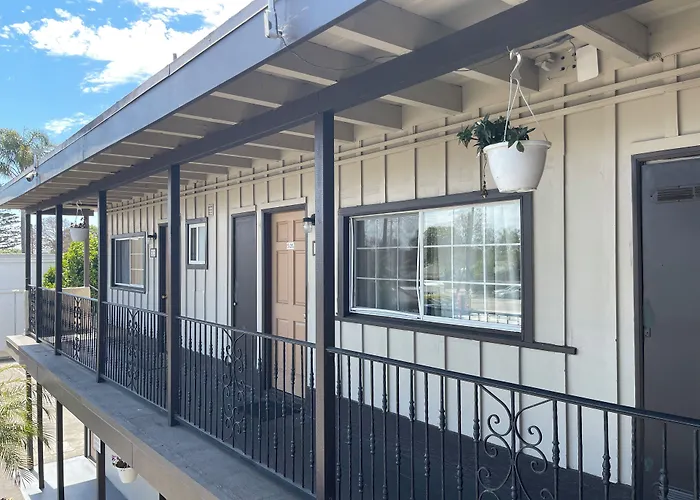 Bayshore Inn Ventura