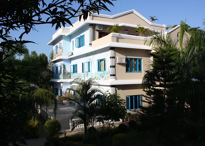 Hotel Parkside & Swimming Pool- Closer To Nature, Close To You