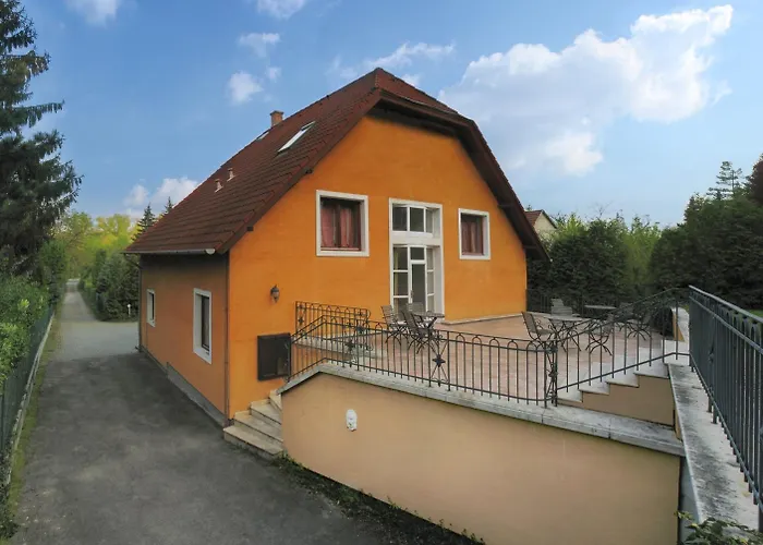 Nr 100 Szentendre Hotel Panzio Szolgaltatasok