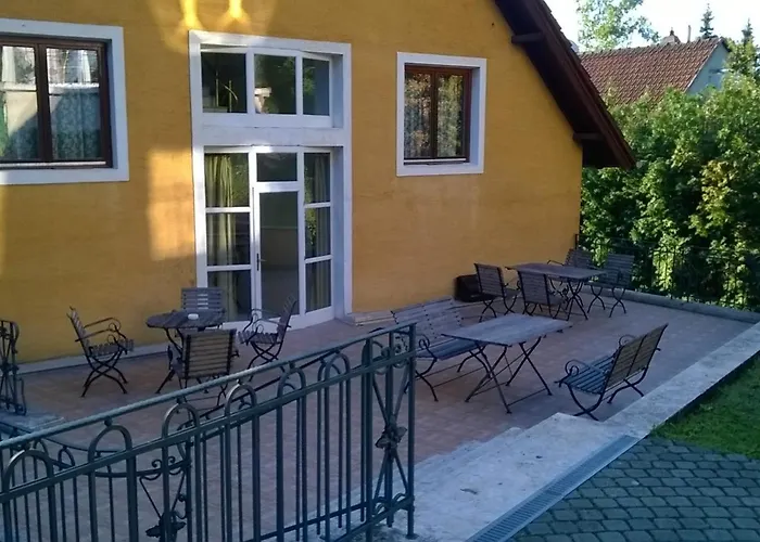 Nr 100 Szentendre Hotel Panzio szolgáltatások