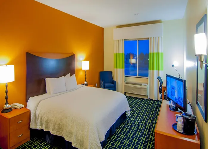 Fairfield Inn & Suites By Marriott Visalia Tulare