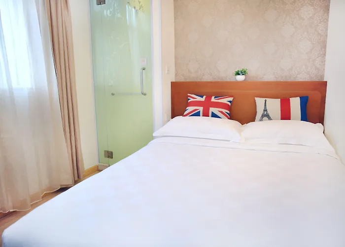 Ole Tai Sam Un Hotel