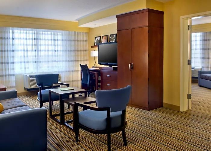 Courtyard By Marriott Newark Downtown