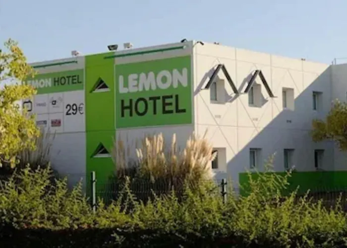 Lemon Hotel