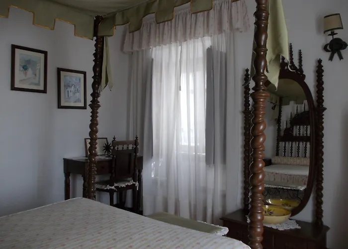 Casa De S. Thiago Do Castelo