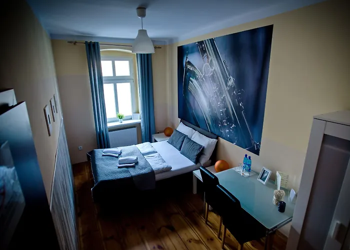 Explorer B&B Old Town Rooms & Apartment #Don'T Be A Tourist, Be An Explorer!