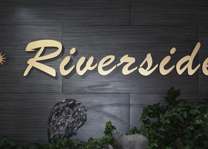 Riverside Motel