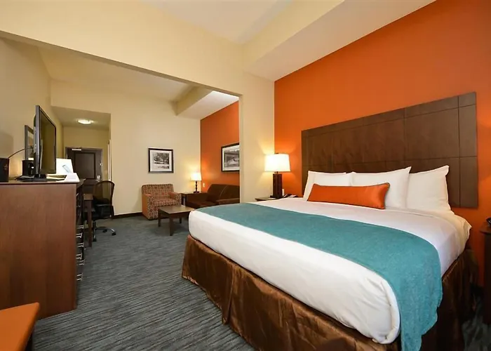 Best Western Plus Longhorn Inn & Suites