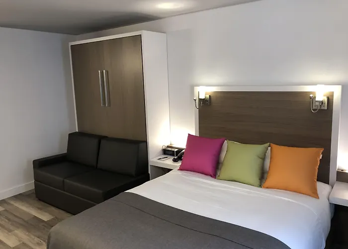 Hotel V