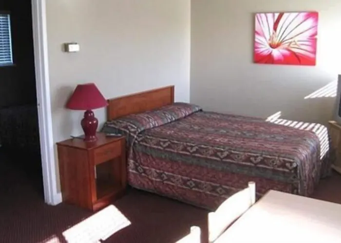 Beach Grove Motel