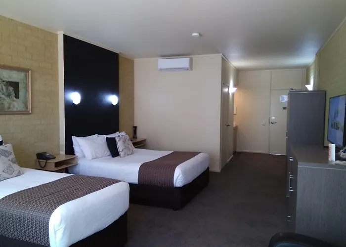Madison Spa Motel - Adults Only