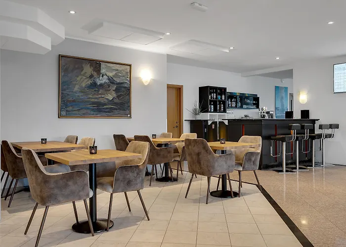Aurora Hotel At Reykjavik-Keflavik Airport Terminal Kef