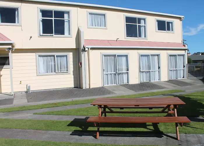 Riverview Motel