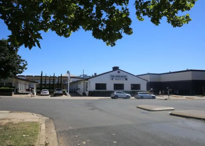 The Club Motel And Apartments