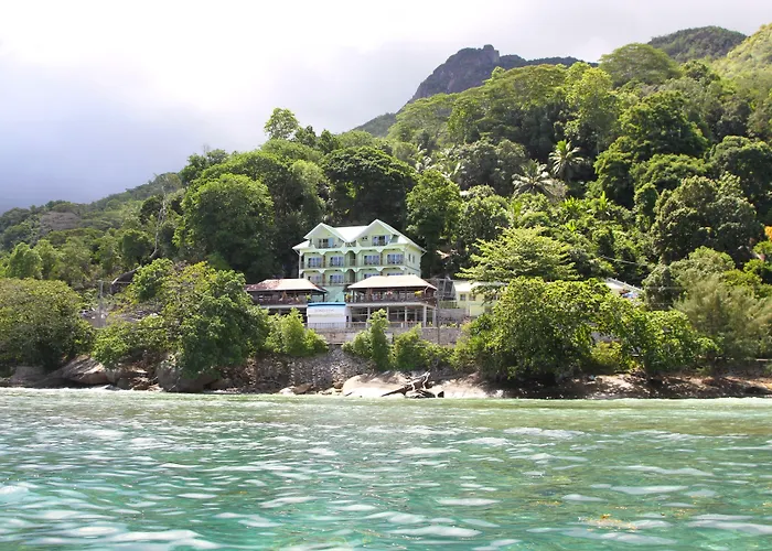 Treasure Cove Hotel & Restaurant