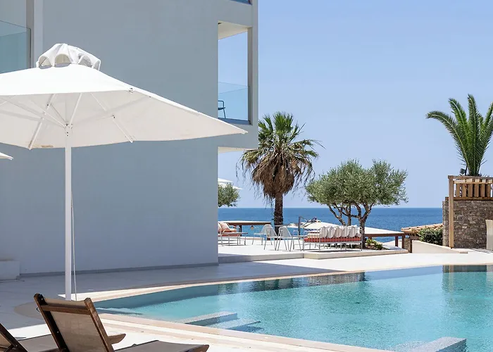 Pheia, Vriniotis Resorts