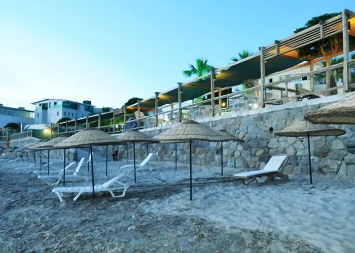 Ado Beach Hotel