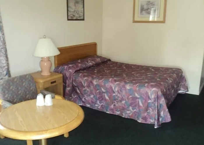 Oasis Motel By The Falls
