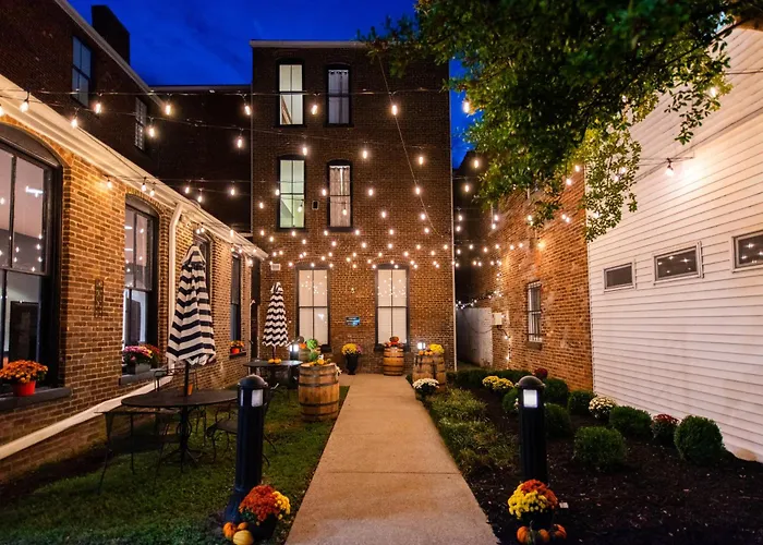 The Woodford Hotel